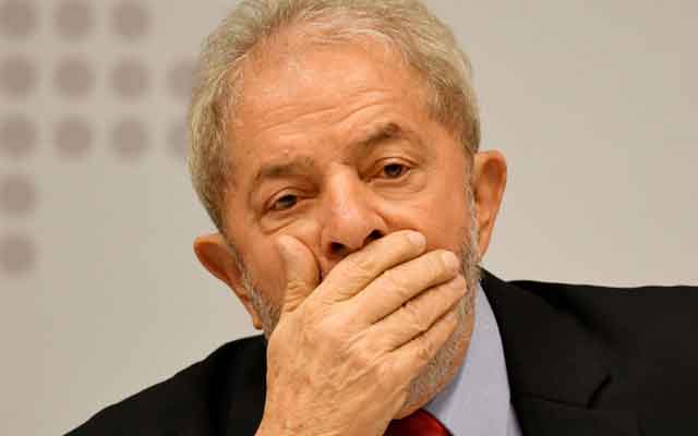 La Cour suprême du Brésil décide de maintenir le président Lula en prison