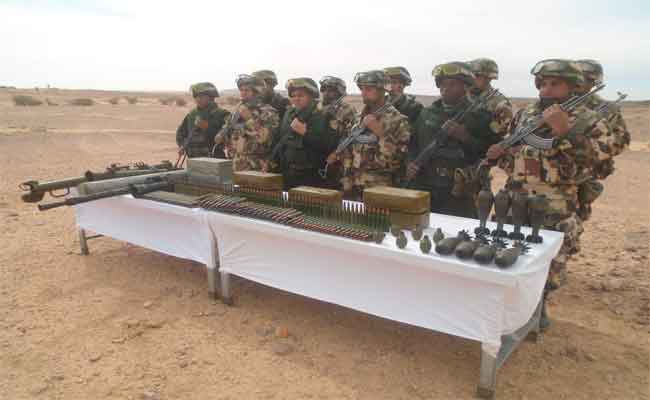 Une cache d’armes et de munitions découverte par l’armée à Adrar