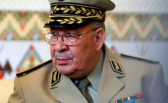 L’armée réitère son soutien à l’approche « raisonnable » du président pour sortir de la crise