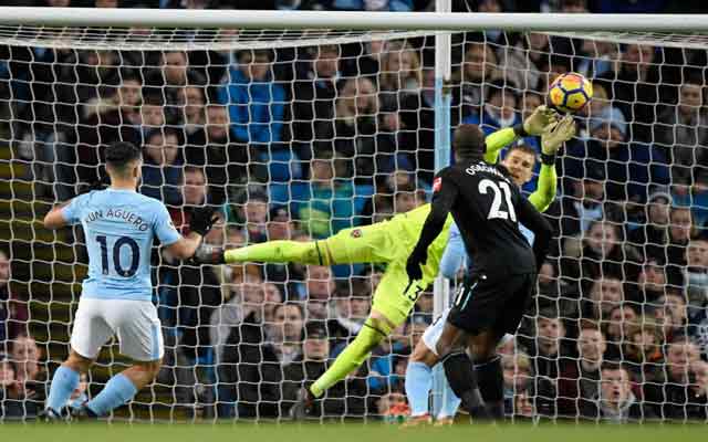 Adrian, sur les traces du gardien Pepe Reina