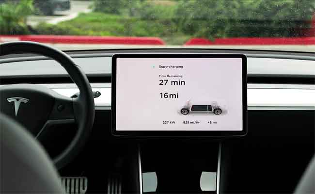 Tesla confirme le karaoké et le streaming sur la V10 de son logiciel