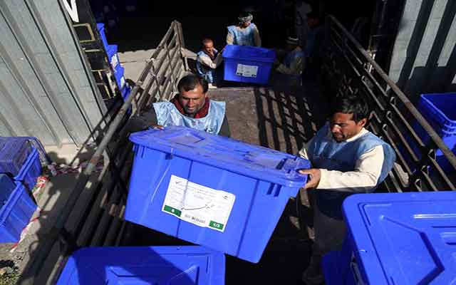 Les élections présidentielles afghanes font craindre la violence et la fraude