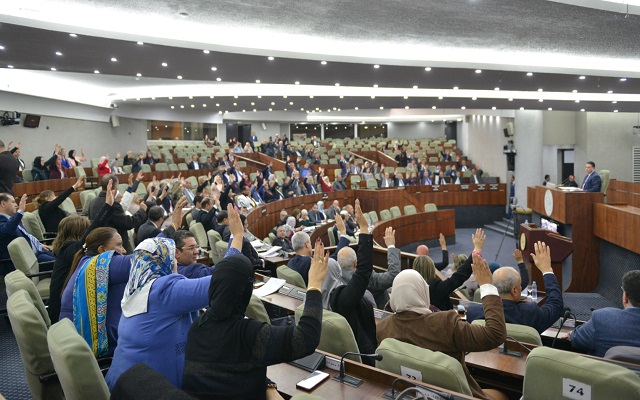 Les fantoches de l'Assemblée populaire nationale différencient entre Ben Hammadi et Tliba