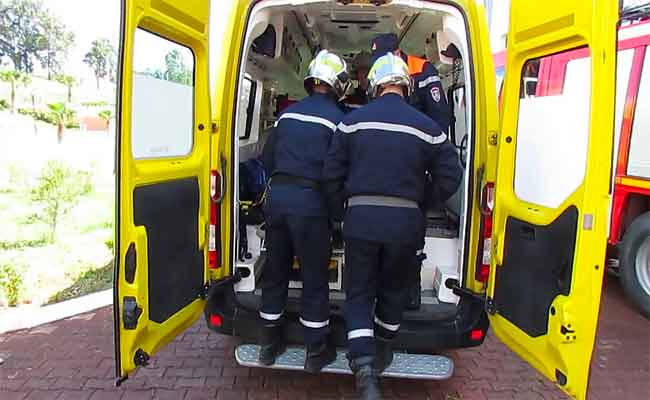 Cinq morts et huit blessés dans une collision entre trois véhicules et un camion à Tiaret