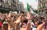 Les algériens manifestent contre le projet de loi sur les hydrocarbures à Alger