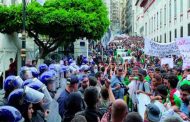 33e marche des étudiants : Forte répression de la police à Alger