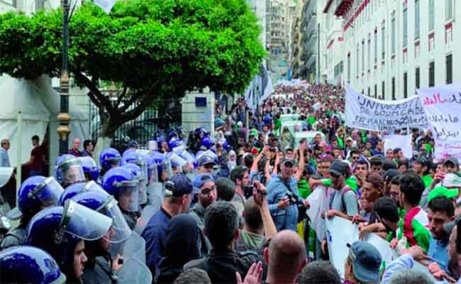 33e marche des étudiants : Forte répression de la police à Alger