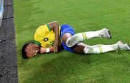 Une nouvelle blessure de Neymar soulève les craintes du PSG