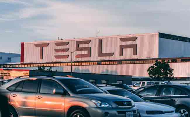 Tesla sous le feu d’une enquête de la NHTSA suite à une plainte des consommateurs