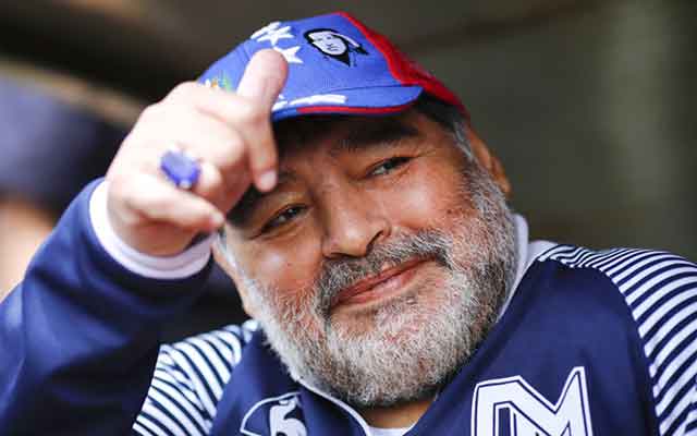 Maradona a annoncé son retour en tant que DT de Gimnasia de La Plata zprès deux jours de sa démission