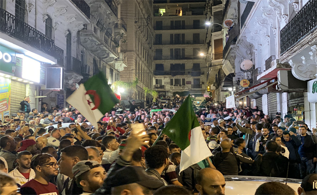 Manifestation nocturne anti-élection à Alger