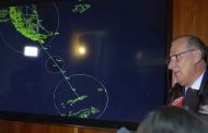 Les autorités chiliennes intensifient la recherche de l'avion disparu avec 38 personnes à bord