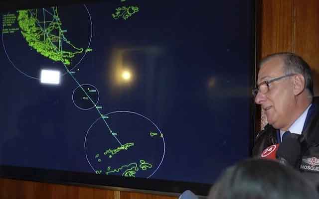 Les autorités chiliennes intensifient la recherche de l'avion disparu avec 38 personnes à bord