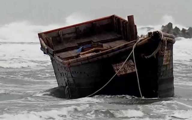 Un «navire fantôme» effrayant arrive sur les côtes Japonaises contenant des squelettes et des têtes humaines