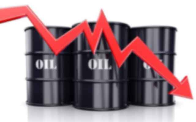 Le prix du pétrole continue de baisser