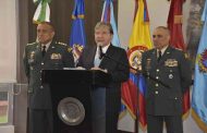 Les dessous de l’enquête sur l'ancien chef de l'armée de Colombie par le Bureau du Procureur