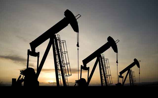 Les prix du pétrole augmentent légèrement après une lourde perte hebdomadaire