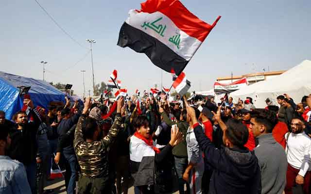 Les manifestants irakiens se rassemblent à Najaf après des affrontements meurtriers