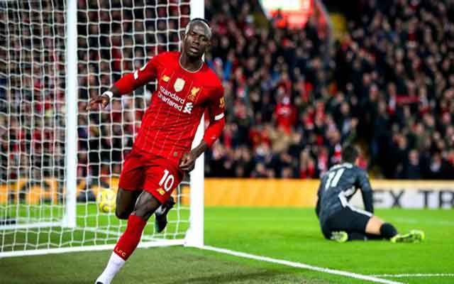 Le Liverpool  a battu Bournemouth (2-1)  et se rapproche du titre