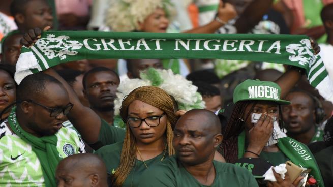 Nigéria: un joueur de football décède sur le terrain après une violente intervention d’un rival