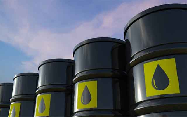 Les prix internationaux du pétrole fluctuent de plus de 6%
