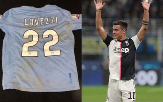 Dybala achète la chemise Lavezzi aux enchères pour aider les familles napolitaines en difficulté