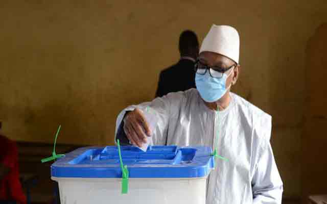 Le parti du président remporte les élections générales au Mali