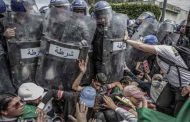 Le photographe algérien Farouk Batiche , nouveau lauréat du prix Spot News