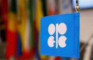 Les prix du pétrole se raffermissent alors que l'OPEP + entame des réductions record