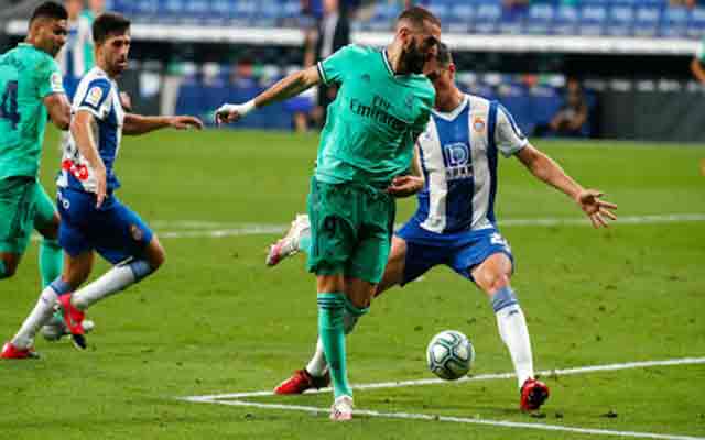 Grand talon de Benzema dans le match du Real Madrid  contre Espanyol