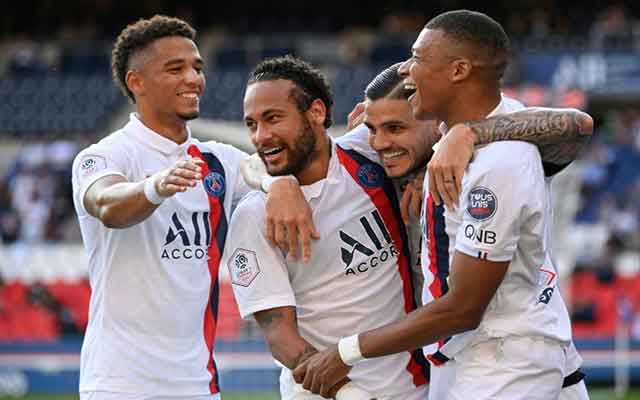 Avec un Neymar en forme Paris SG bat Beveren 7-0 en match amical