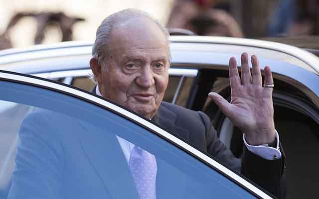 L'ex-roi d'Espagne Juan Carlos Ier part en exil