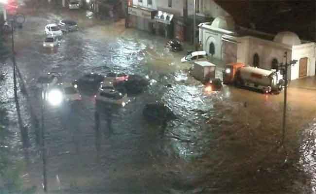 Pluies diluviennes : Un mort à Mila , plusieurs quartiers de la capitale inondés