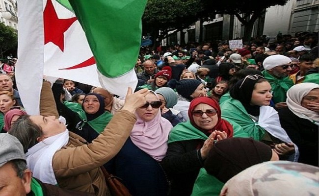 Comment les citoyens algériens ont sorti à la rue pour se réjouir de la forte réponse de Tebboune à Trump ?