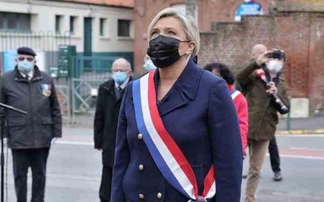 Fidèle à son discours Marine Le Pen demande l'interdiction du foulard musulman en France