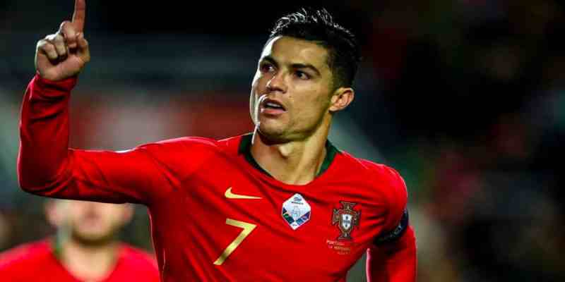 Ronaldo bat le record de 250 millions d'abonnés sur Instagram