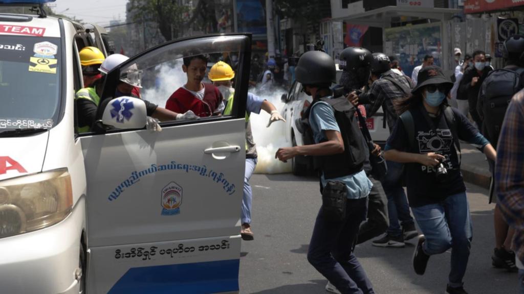 Myanmar: les affrontements entre police et manifestants se multiplient