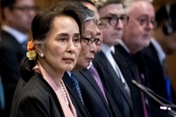 L'armée du Myanmar organise un coup d'État: Aung San Suu Kyi et d'autres dirigeants détenus lors de raids tôt le matin
