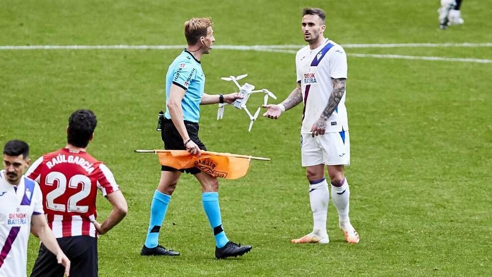 San Mamés : un drone tombe au milieu d’un match avec un message contre le Championnat d'Europe