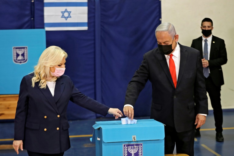 Élections en Israël: Netanyahu en tête, mais sans majorité