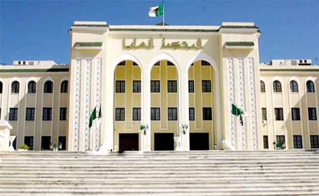 Cour d’Alger : Confirmation des peines contre les accusés dans l’affaire de pillage de foncier touristique à Skikda
