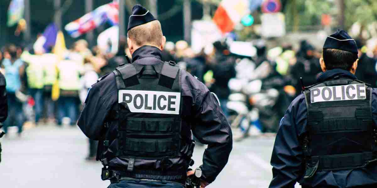 La France accuse une adolescente du complot d'attaque contre une église de Pâques