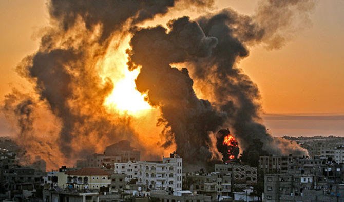 Affrontements entre Israël et le Hamas continuent le jour de la fête sacrée de l'Aïd al-Fitr