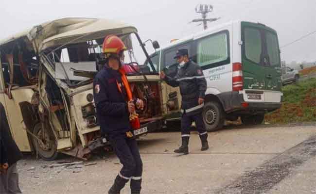 Collision entre deux bus de transport scolaire à Médéa fait 56 blessés, dont un dans un état grave