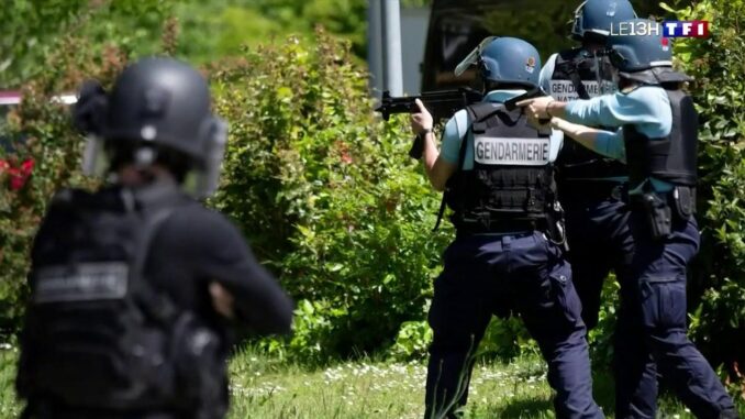 France: l'attaquant de la policière était sur une liste anti-terroriste