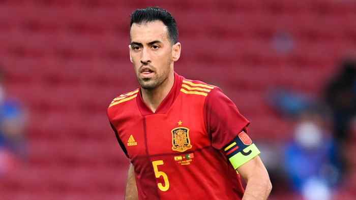 L'Espagne appelle quatre joueurs supplémentaires pour le camp d'entraînement après un résultat positif au COVID-19