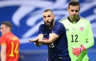 Benzema rate un penalty alors que la France bat le Pays de Galles 3-0