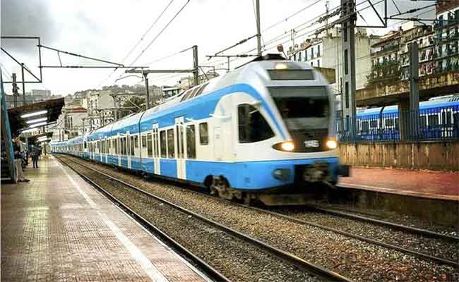 Deux ouvriers perdent la vie par électrocution sur un quai de gare à Alger