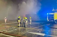 Un incendie se déclare sur un navire dans le port de Dubaï après une explosion qui secoue la ville