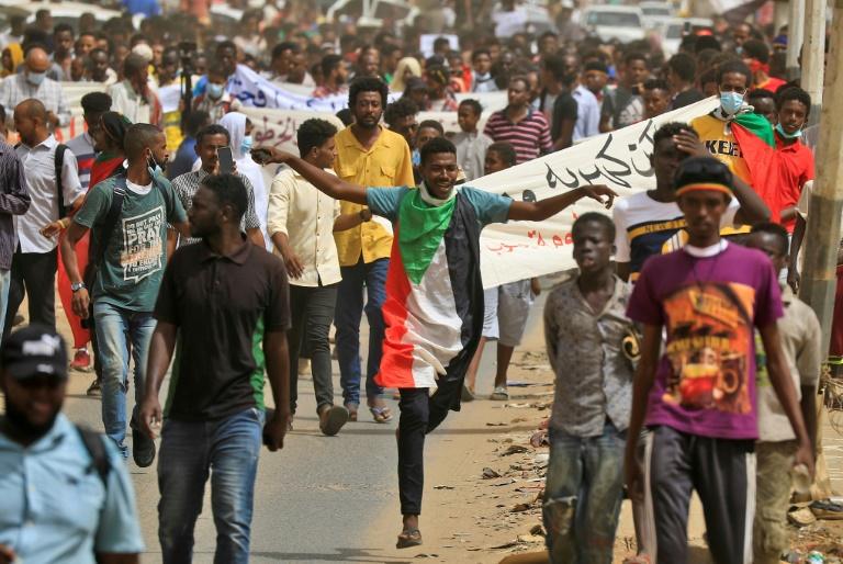 Des manifestants soudanais demandent la démission du gouvernement